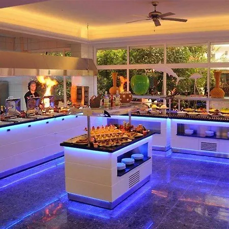 Blue Palace מלון 3*