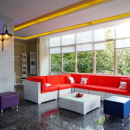 Hotel Blue Palace